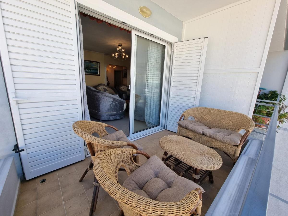 City Center Apartment 1 Σαράντα Εξωτερικό φωτογραφία
